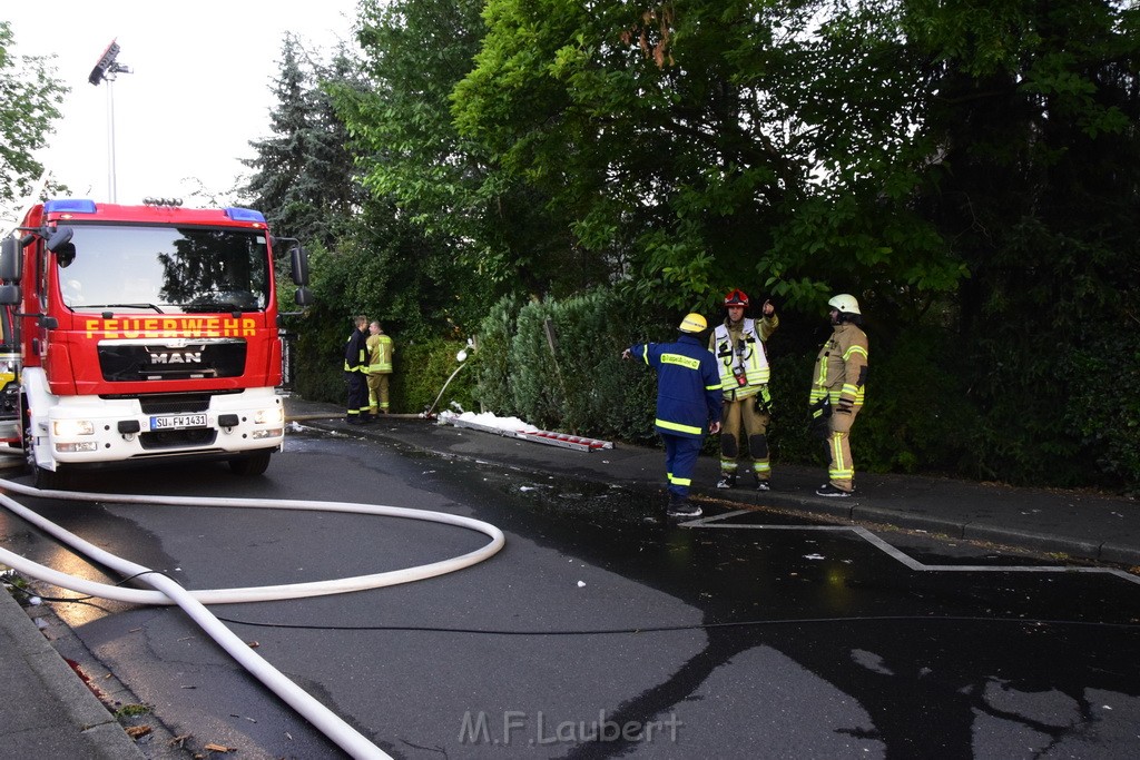 Grossfeuer Einfamilienhaus Siegburg Muehlengrabenstr P0813.JPG - Miklos Laubert